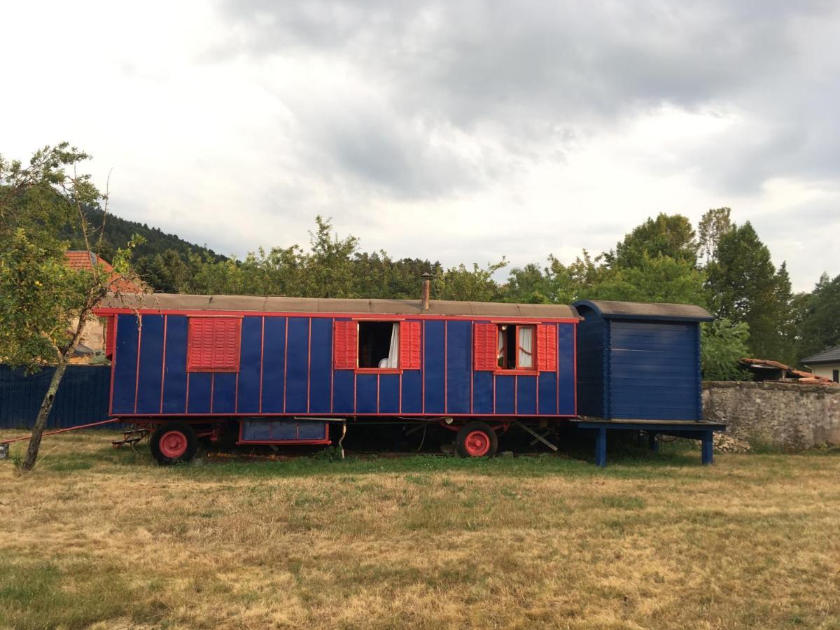 Gite Et Roulotte Dans Les Vosges Remiremont Bagian luar foto